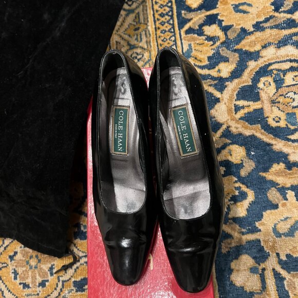 Cole Haan Blk Patent Leather Elongated Round Pointy Pump Made in Italy Sz. 6.5 - Picture 3 of 5